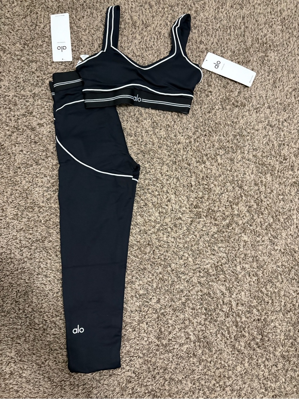 ALO Yoga Black Sports Bra & Legging Set with White Piping